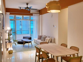 Walking Distance to Mount Austin - 6 pax Newly Renovated